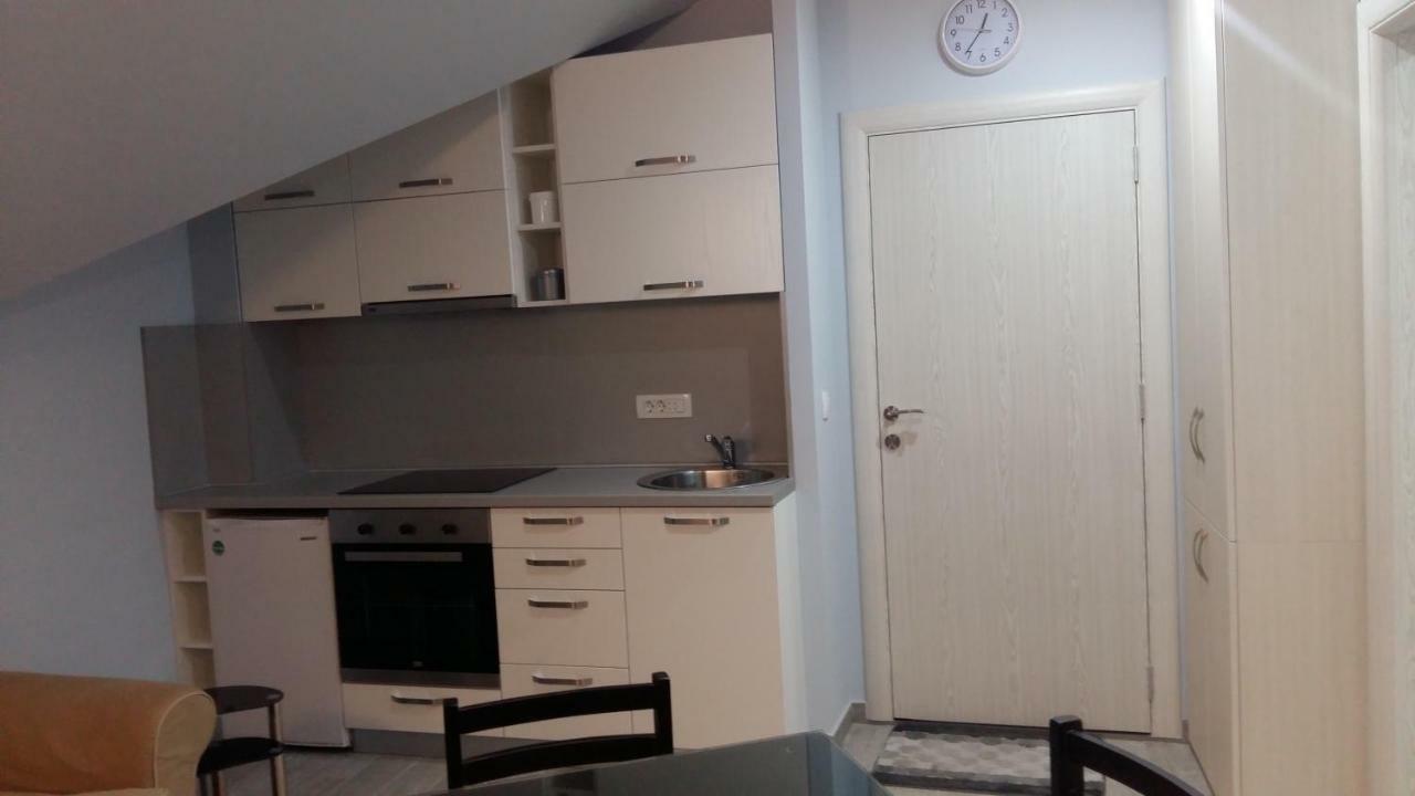 Apartments Sovran Vila Marija Прчань Екстер'єр фото
